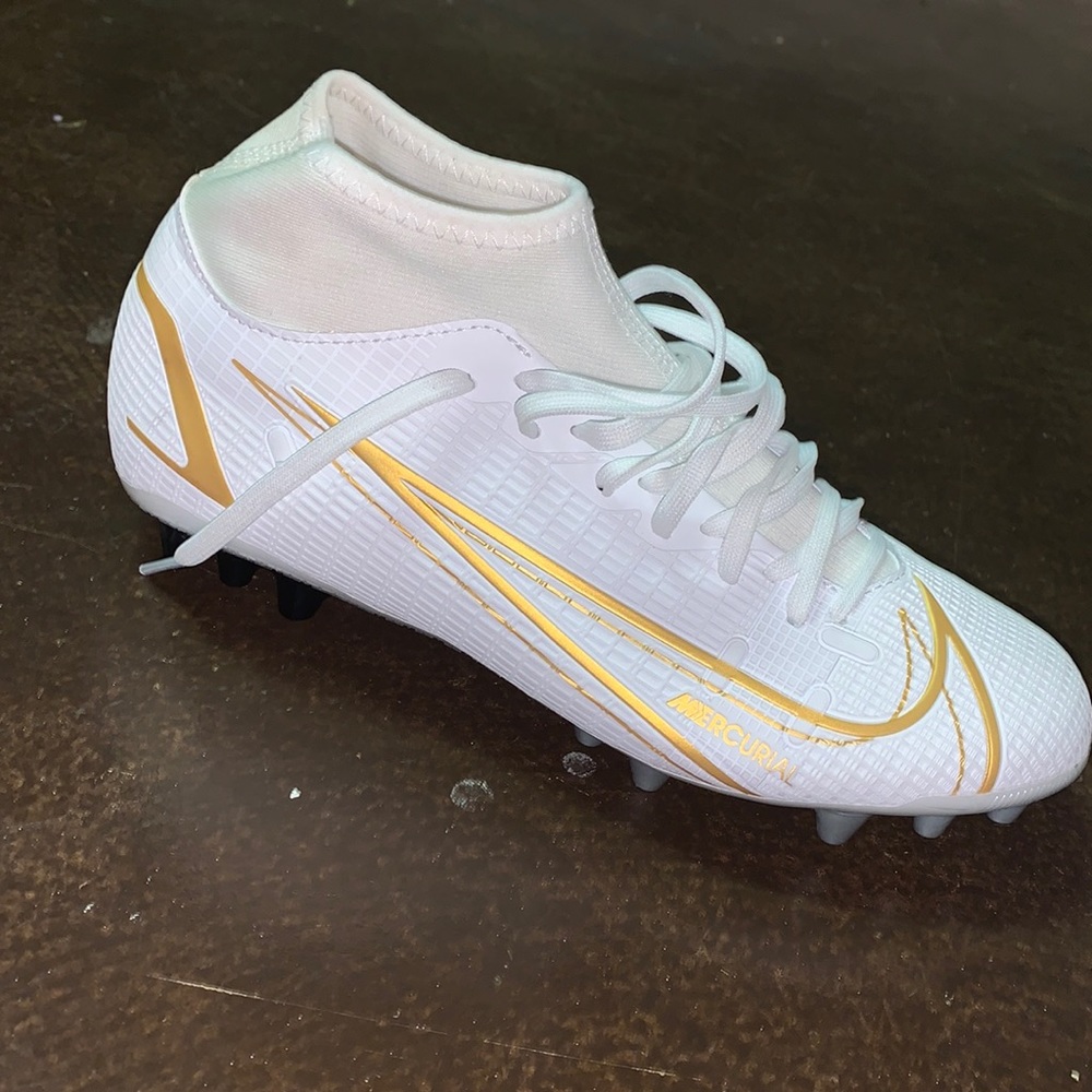 Brand new Nike Soccer Cleates!
